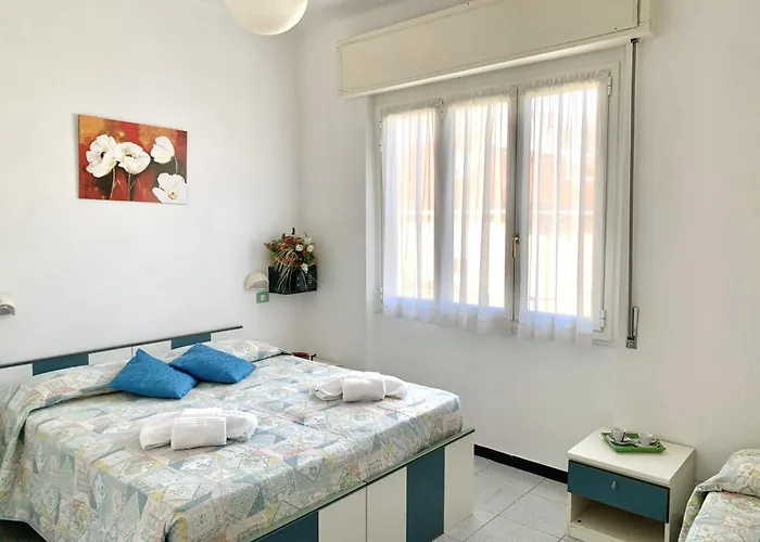 Hotel Chiara 2*